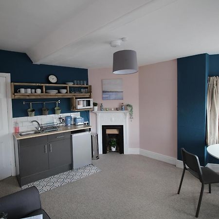 Pier View Studio Apartment Cowes  Ruang foto